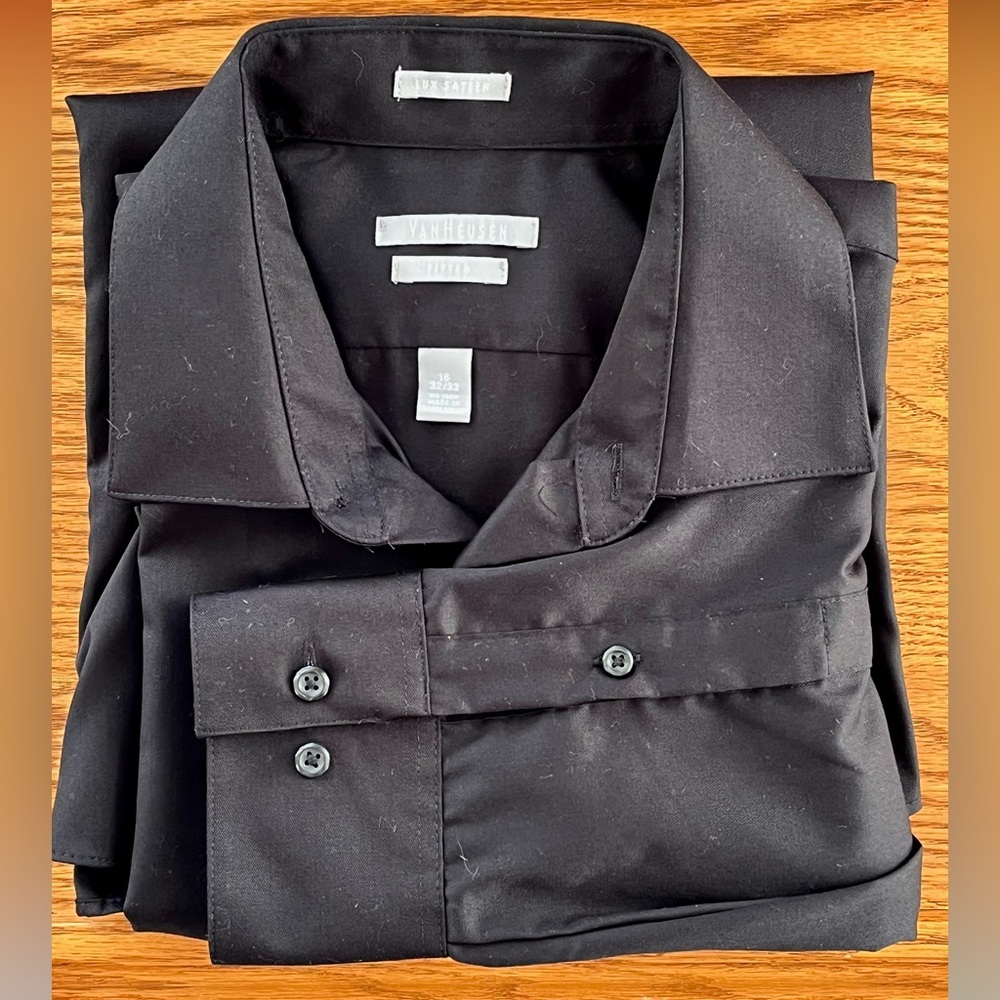 NWOT Van Heusen Men's Shirt